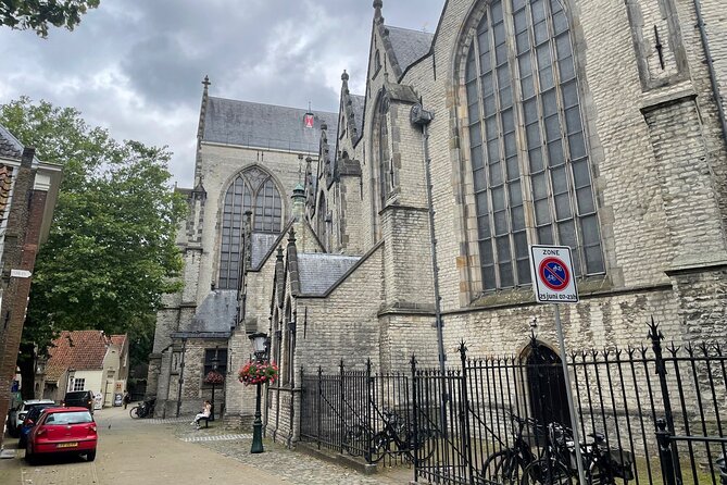 Self-Guided Walking Tour of Gouda: Canals, Colonies, and Cheese - Kaaswinkel Gouda: cheese you can trace to farmers
