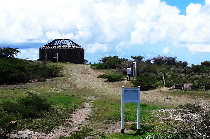 St.Martin-St.Maarten: Small Group, History & Cheese Tasting Tour - Who should book this tour (and who might not love it)