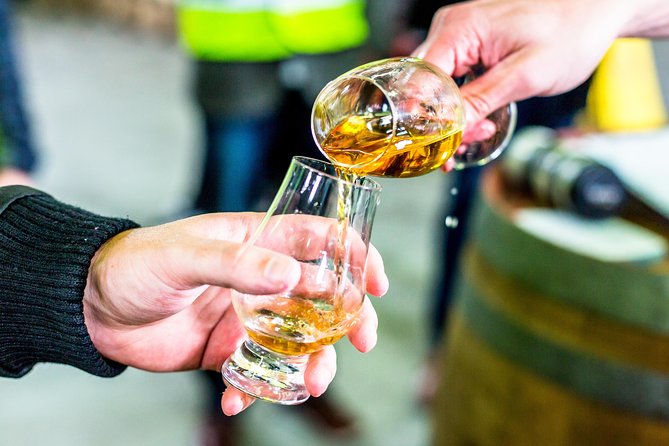 Tasmanian Premium Wine Tour with Tasmanian Cheese Platter - What You’ll Taste: Sparkling, Cool-Climate Whites, and Local Reds