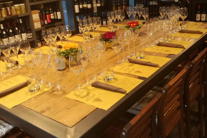 Taste of Lake Como: 4 Wines Paired with Local Cheese Charcuterie - Who Guides You Through the Pour: The Sommelier Experience