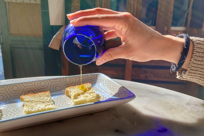 Turin Food Tasting Experience: Oil, Wine & Cheese - Extra virgin olive oil: what you learn to notice in the glass