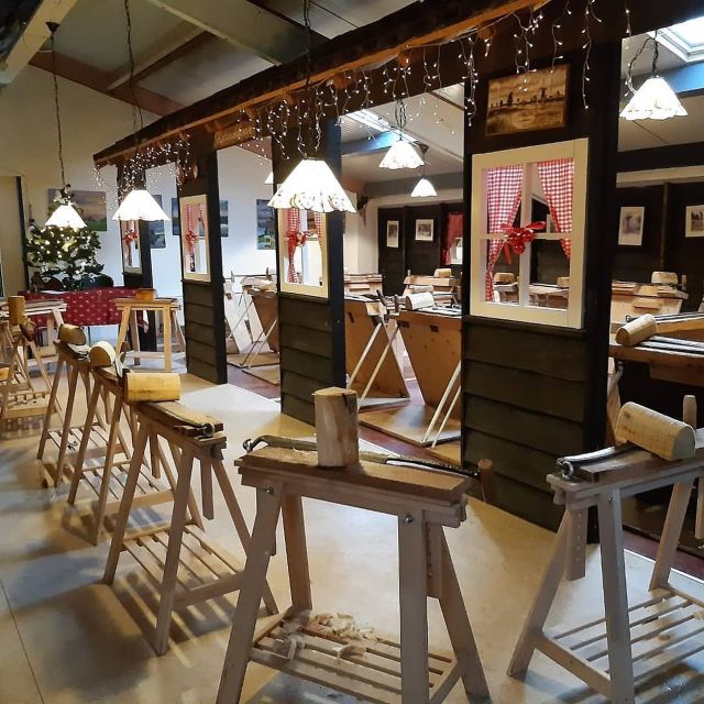 Volendam: 2-Hour Clogmaking Workshop and Cheese Tour - Key highlights to know before you go