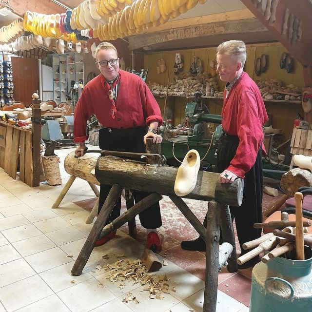 Volendam: 2-Hour Clogmaking Workshop and Cheese Tour - Getting there from Amsterdam: Bus 316 to Katwoude/Volendam area