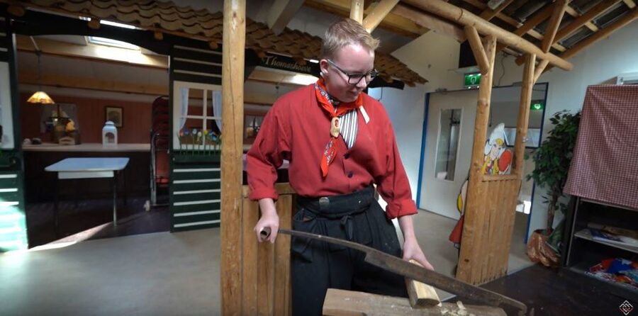 Volendam: 2-Hour Clogmaking Workshop and Cheese Tour - Clogmaking at Simonehoeve: From poplar block to your own wooden shoe