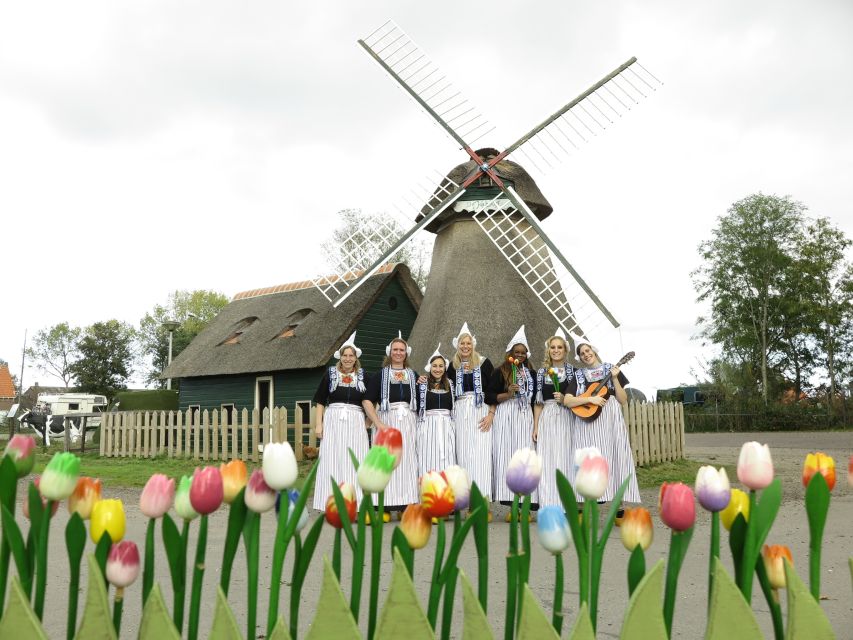 Volendam: Traditional Costume Photo with Cheese & Clog Tour - Photo timing and what to do while you’re waiting for your shot