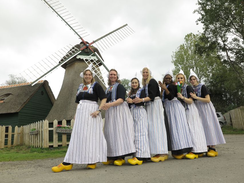Volendam: Traditional Costume Photo with Cheese & Clog Tour - Your take-home souvenir: the photo print and a plan for what to buy