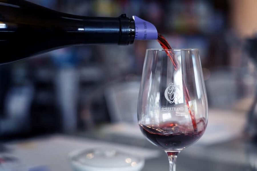 Wine and Cheese experience - Group size, language, and who will feel most comfortable