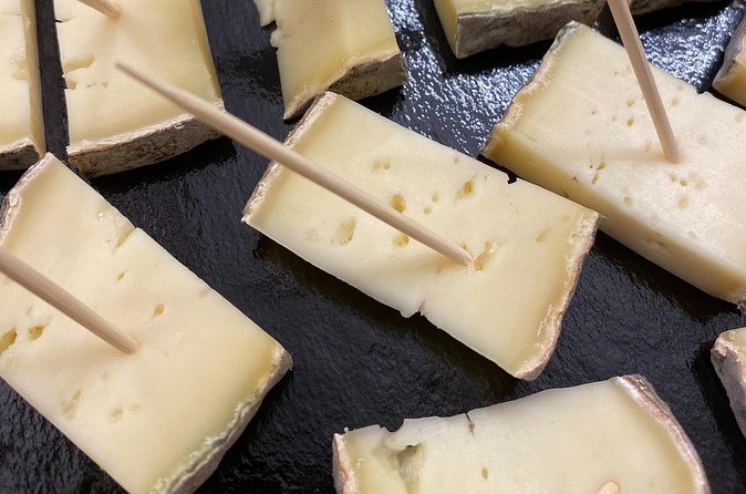 Wine and Cheese Tasting - Aromatic Profiles: The Conversation Part That Makes It Click