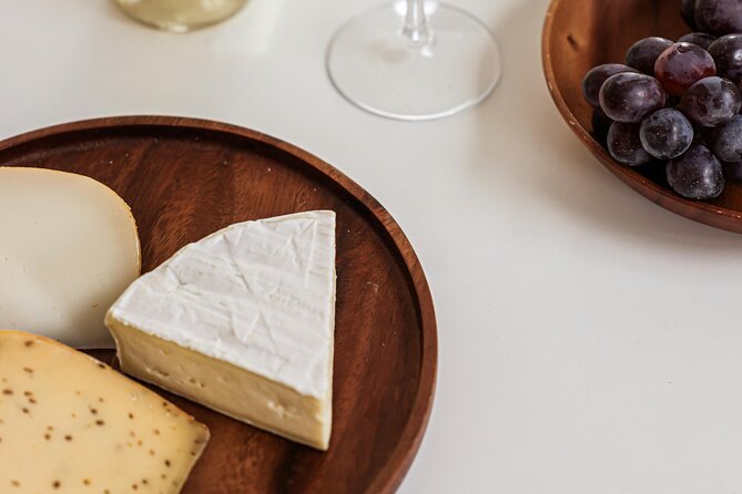 Wine & Cheese in Montmartre: A True Taste of France 6-ppl Max - Should you book Wine & Cheese in Montmartre?