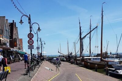 Zaanse Schans and Volendam Private Tour – Clogs, Cheese and More - Private ride comfort: Wi-Fi, pickup, and why it changes the day
