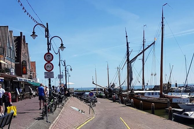 Zaanse Schans and Volendam Private Tour – Clogs, Cheese and More - Private ride comfort: Wi-Fi, pickup, and why it changes the day