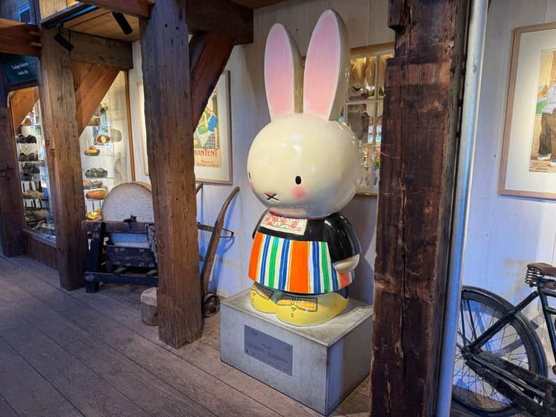 Zaanse Schans & Volendam Private Tour: Windmills and Cheese - Henri Willig Kaas BV: what you actually learn (and taste) about cheese